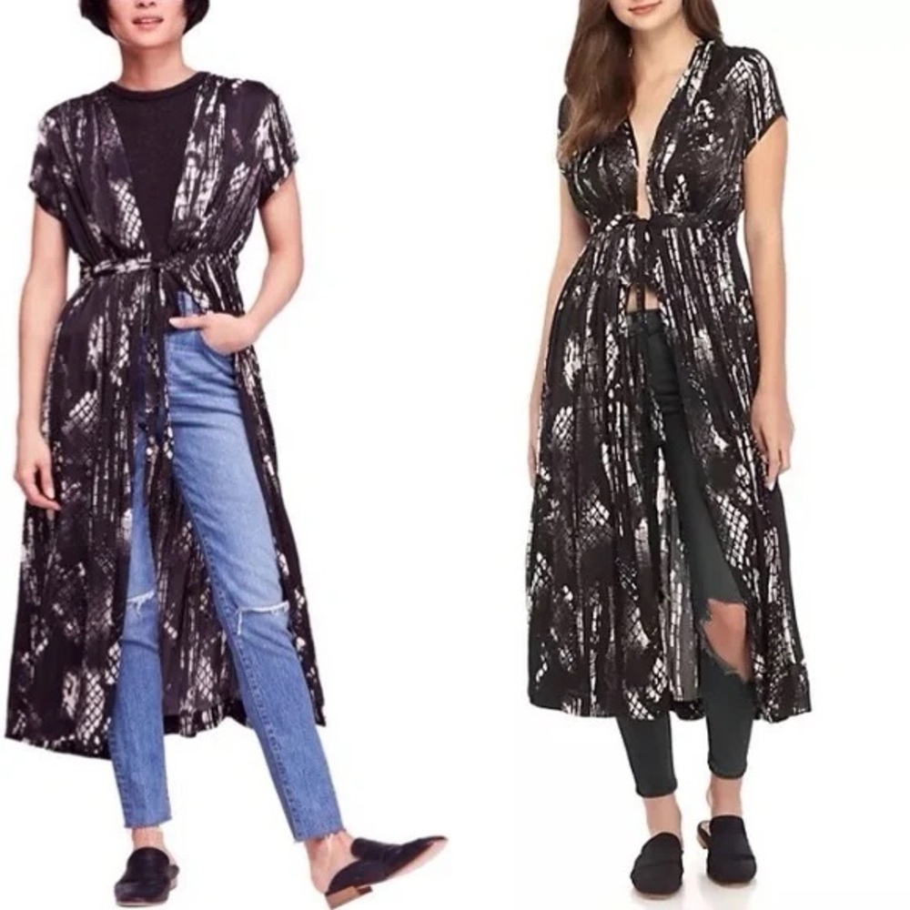 Free People boho Long Robe
Cover up tunic blouse snake print small S dress